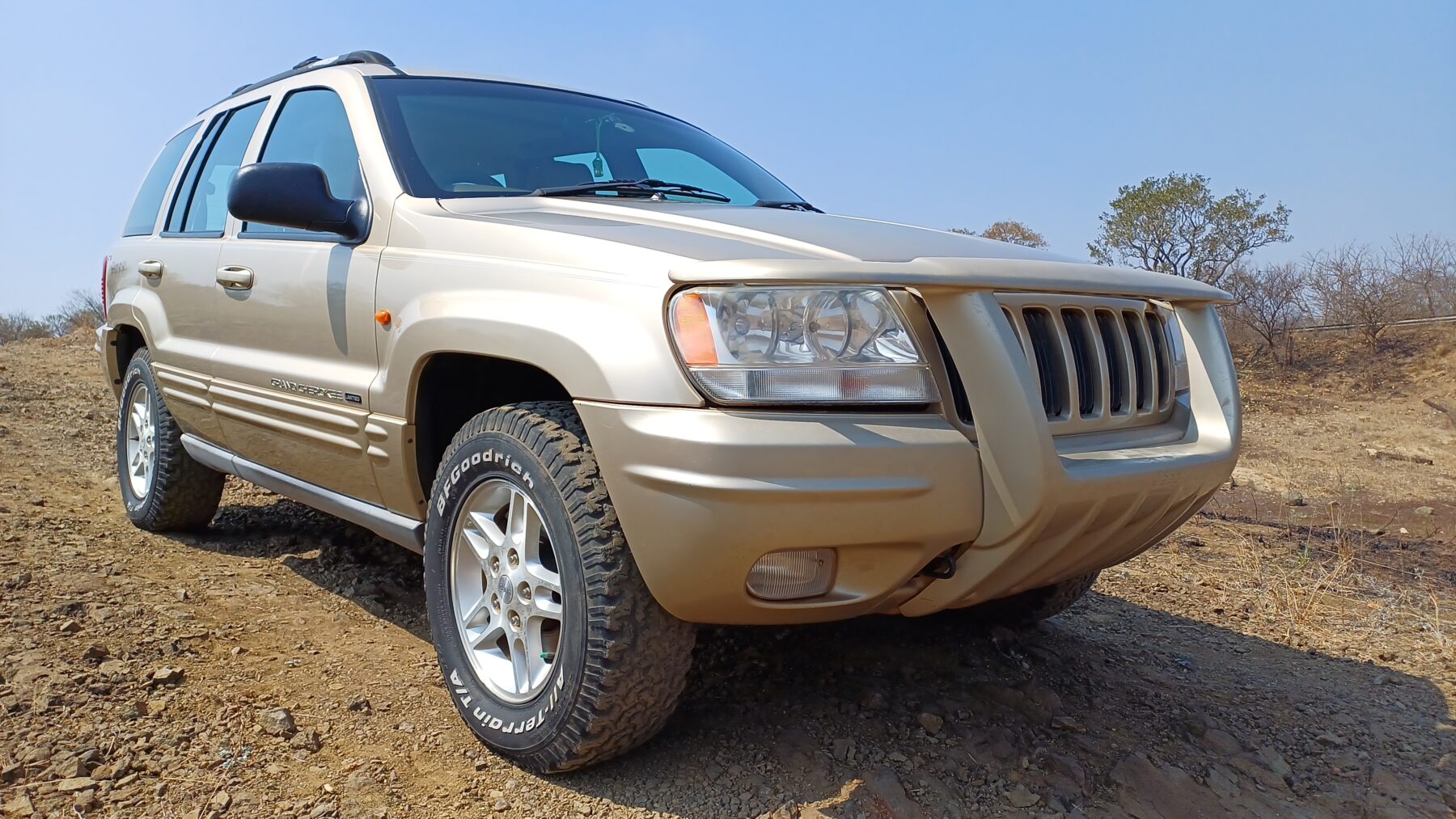 Jeep GRAND CHEROKEE LAREDO 4.7 V8 for Sale in South Africa